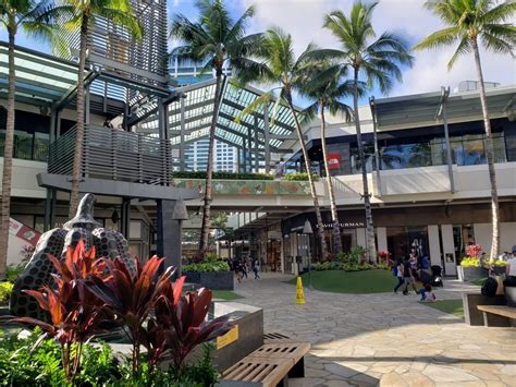 Burberry, Ala Moana Center Honolulu Honolulu, HI 